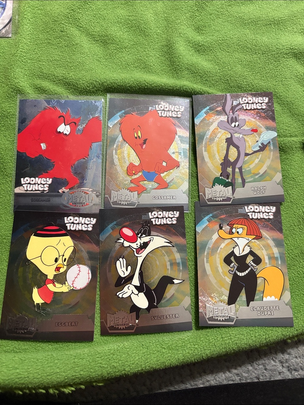 Warner Bros. Looney Tunes Metal Character Cards - Red, Yellow, Green, Black